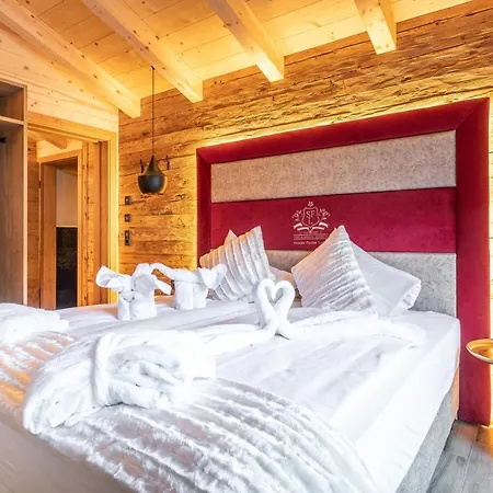 The דירה